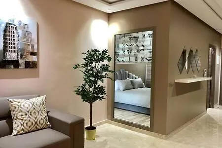 Contemporary Top Floor Bourgogne - By Appartali 카사블랑카